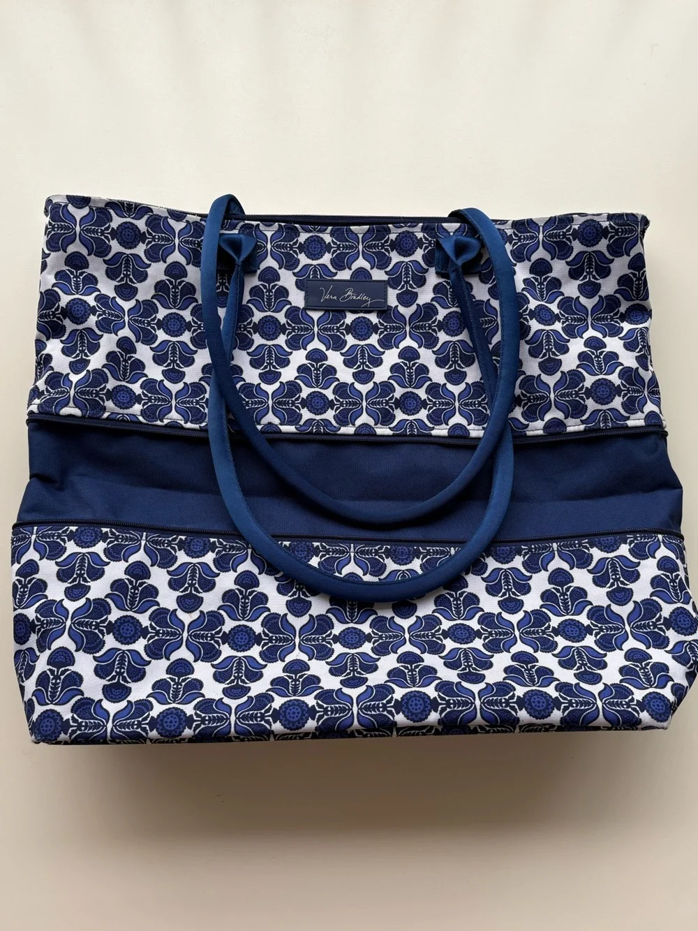 Vera Bradley Lighten Up Expandable Travel Bag Blue & White Floral Pattern